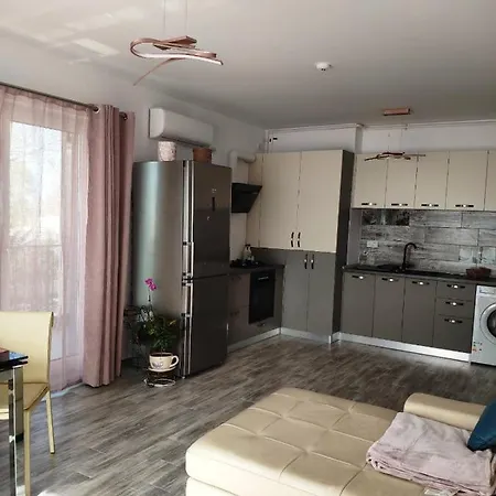 Mamaia Velier Lake View 1
