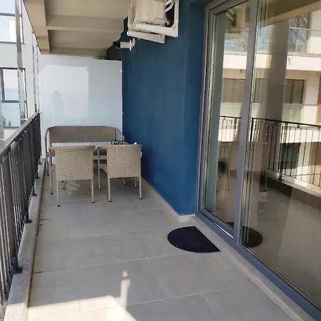 아파트호텔 Mamaia Velier Lake View 1 *
